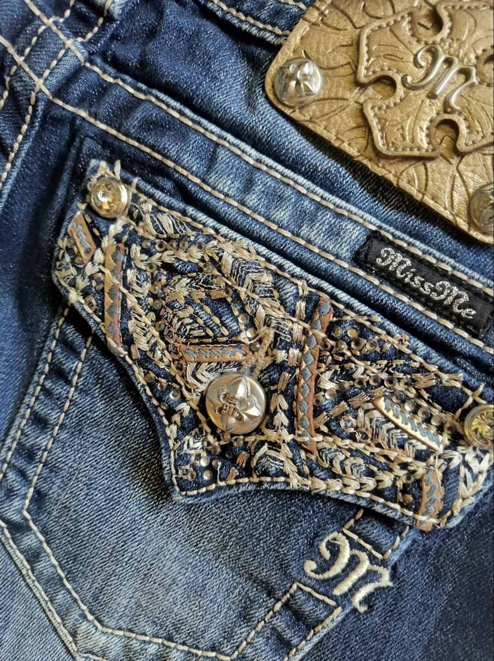 Miss Me Boyfriend/Ankle Embroidered Distressed Jeans Size 27 W, Coastal Cowgirl